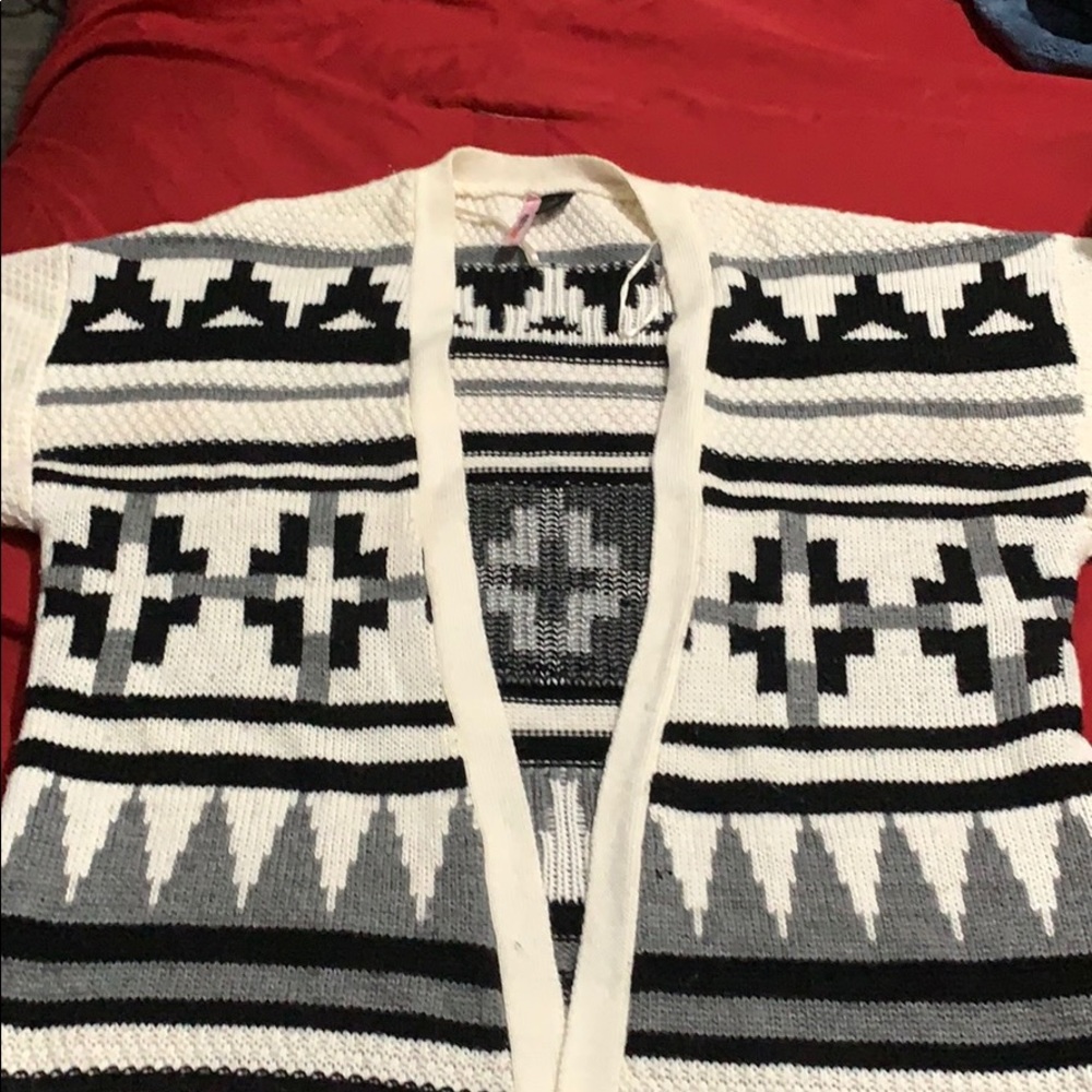 Short sleeve winter sweater